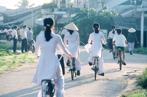 In Vietnam ist das Fahrrad ein beliebtes Verkehrsmittel - auch für Urlauber. Foto: djd/SunTrips Reisen GmbH