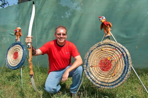 Das Kultspiel "Moorhuhnjagd" erlebt ein Comeback - als Freizeitvergnügen in der Nähe des Kletterwaldes "Forest4Fun" in Wiefelstede-Conneforde im Ammerland. Foto: djd/Tourist-Information Wiefelstede