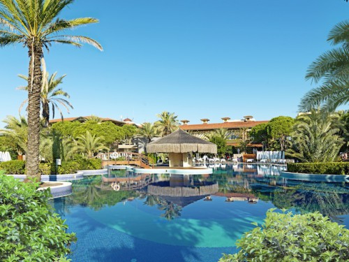 Pool-Landschaft des Gloria Golf Resorts mit viel Platz für alle ©Foto: Gloria Hotels & Resorts