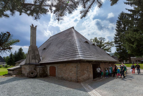 Auch der Kupferhammer in der Saigerhütte Olbernhau kann am 6. und 7. Juni während der Erlebnistage besichtigt werden. Foto: djd/Tourismusverband Erzgebirge e.V./U.Meinold