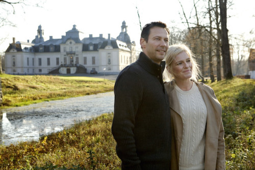 Kronovalls Wine Castle wurde Mitte 1700 gebaut. In den späten 1800 wurde es von der der Architekt Isak Gustaf Clason zu seiner heutigen Barockstil umgebaut. Heute wird es von der schwedischen Weinproduzent, Åkesson Wines vermietet. Die Burg wurde in ein Hotel mit einem Restaurant und Weincafé verwandelt. Das Schloss beherbergt auch einen großen Weinkeller, wo eine große Menge des champagnoisen "Kronovalls Vinslott Tirage" wird zur Reifung gelagert Foto: Miriam Preis/imagebank.sweden.se