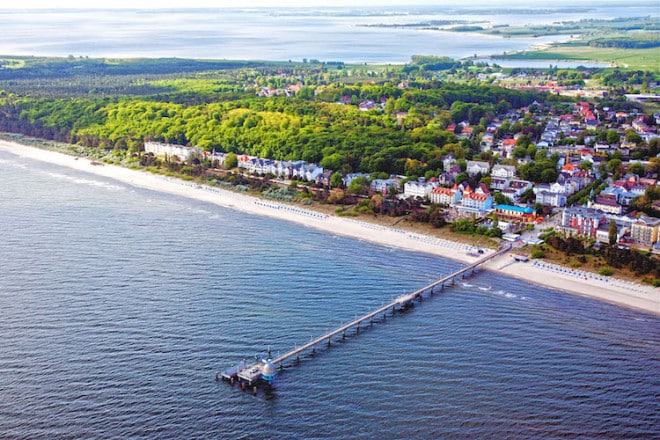 Auf der einen Seite die Ostsee, auf der anderen Seite viel Wald - das Ostseebad Zinnowitz liegt in einer idyllischen Umgebung. Foto: djd/Eigenbetrieb Kurverwaltung Zinnowitz/ D.Laubn