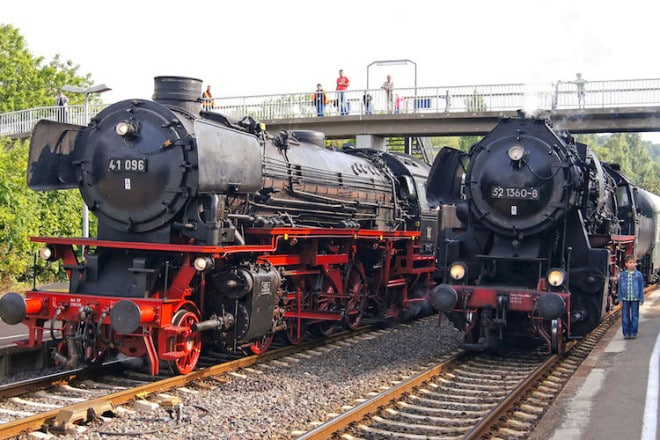 Mit einer historischen Dampflok können die Besucher in Vienenburg fahren. Foto: djd/Nördliches Harzvorland/Helmut Moritz