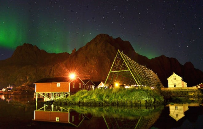 Die besondere Stimmung des Winters im hohen Norden - begleitet vom Funkeln der Polarlichter - wird niemand so schnell vergessen. Foto: djd/FJORDTRA Reisebüro/Siv Myklebust