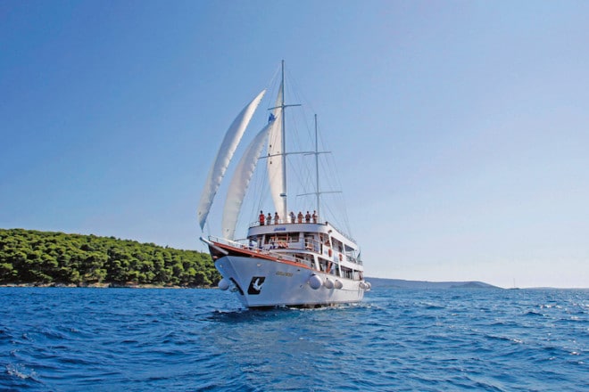 Mein Urlaub, mein Schiff, meine Crew: Ein schwimmendes Feriendomizil ist der beste Weg, um die kroatische Adria mit ihrer kilometerlangen Küste und ihrer vielfältigen Inselwelt zu entdecken und zu erleben. (Foto: epr/I.D. Riva Tours)