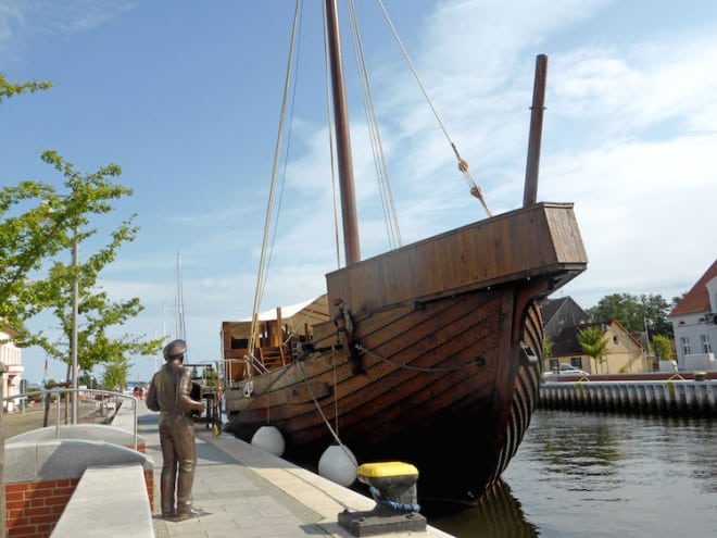 Mammut-Projekt: Die Kogge "Ucra" liegt nach 13 Jahren Bauzeit im Hafen von Ueckermünde. Foto: djd/Seebad Stadt Ueckermünde