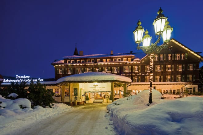 Nach einem romantischen Spaziergang im Schnee wartet schon die Wellnesslandschaft mit Sauna und Dampfbad. (Foto: epr/Treschers Hotel/Tom Bendix)