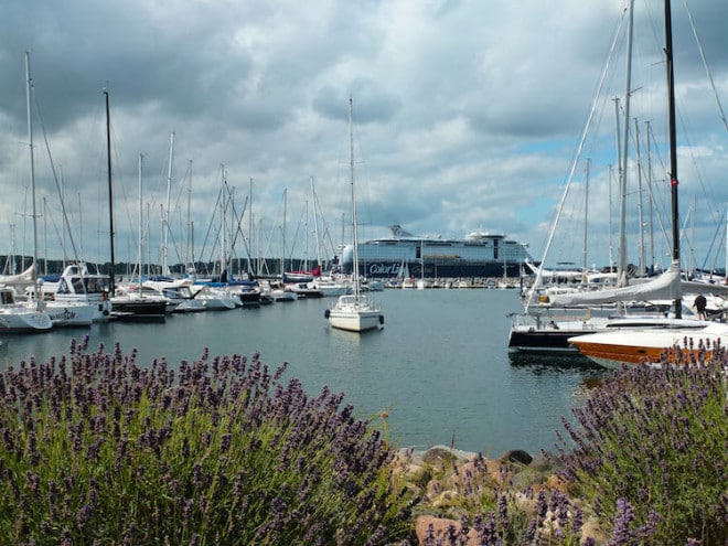 Der Seglerhafen von Laboe ist immer einen Spaziergang wert. Foto: djd/Tourismusbetrieb Ostseebad