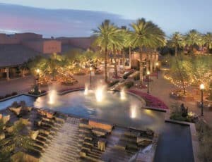 Auch im Fairmont Scottsdale Princess lässt sich im Sommer viel Geld sparen Foto: Scottsdale CVB,