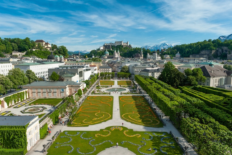 Sehenswürdigkeiten Salzburg, Blick über den Mirabellgarten auf die Salzburger Altstatdt Foto: Tourismus Salzburg