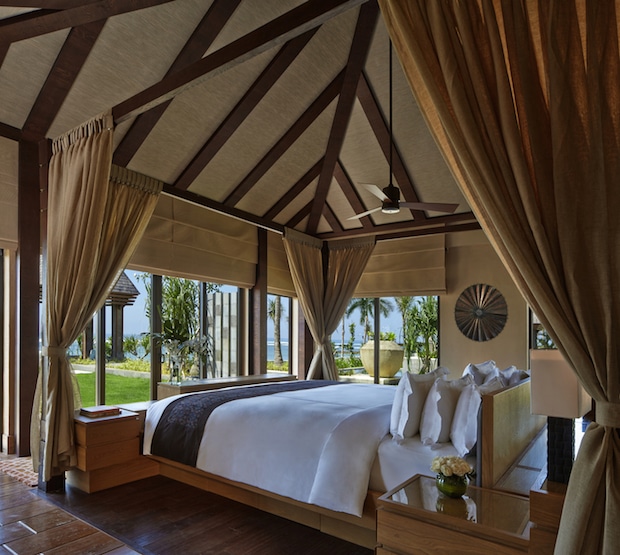 Schlafzimmer der Oceanfront Villa_©The Ritz-Carlton, Bali