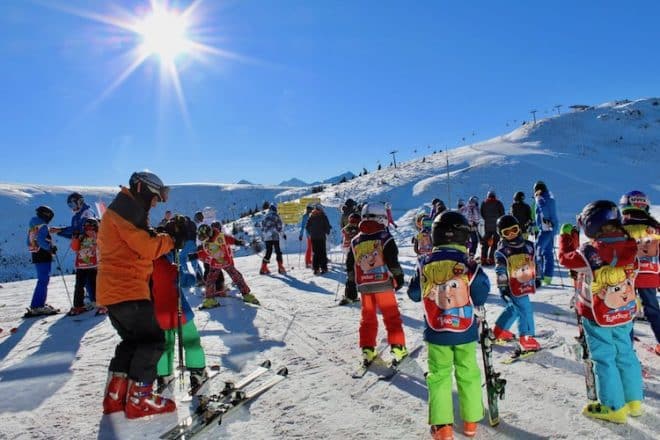 Der Skikurs für Kinder werden von der ortsansässigen, zertifizierten Skischule Gitschberg betreut.