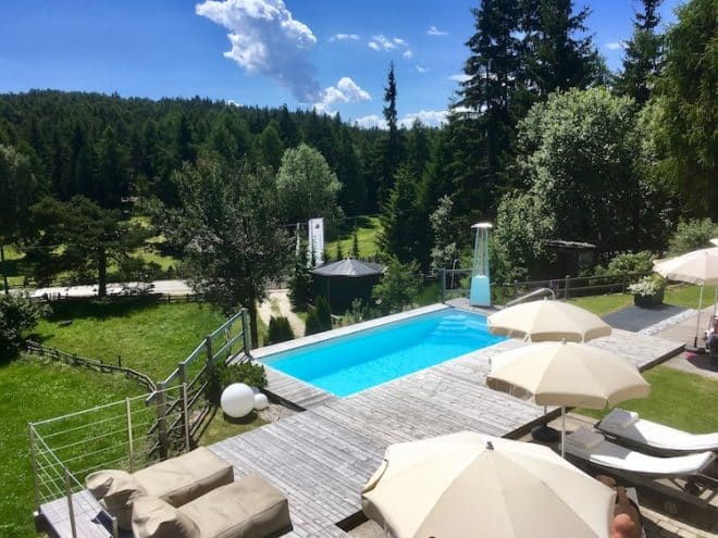 Beheizter Swimmingpool im Hotel Tann am Ritten.