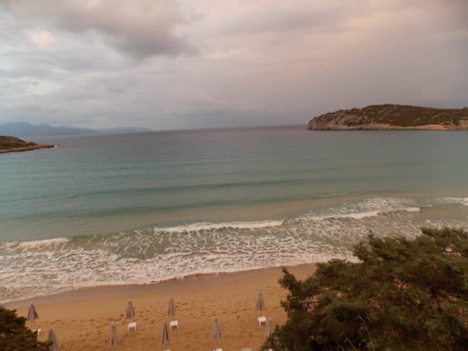 Eine ruhige schöne Bade-Bucht auf Kreta. Ideal für einen Strandurlaub.