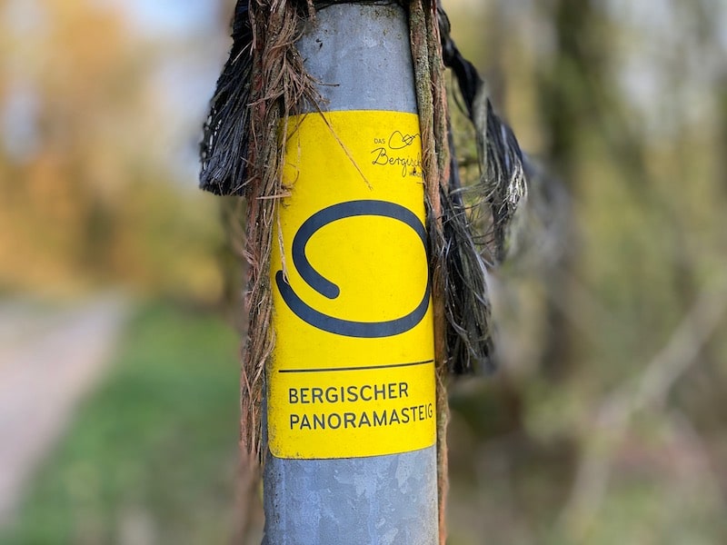 Der „Bergische Panoramasteig“ bietet als Rundweg auf 244 Kilometern Länge zahlreiche eindrucksvolle Aussichten auf das Bergische Wanderland.